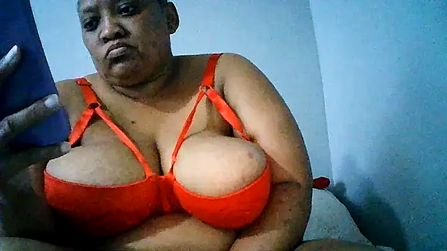 Yellobonepussy online show from September 30, 2025, 1:38 pm