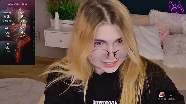 Evie Vall online show from November 8, 2025, 3:34 pm