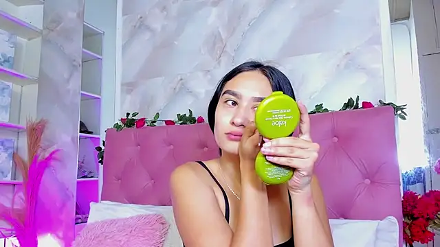 Snapshot of Nicolqueen_ chatting on October 22, 2025, 11:21 am Nicolqueen online show from October 22, 2025, 11:21 am