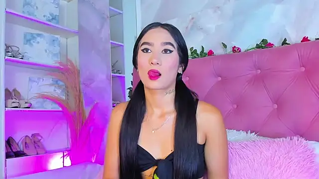 Snapshot of Nicolqueen_ chatting on November 5, 2025, 11:10 am Nicolqueen online show from November 5, 2025, 11:10 am