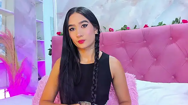 Snapshot of Nicolqueen_ chatting on November 6, 2025, 11:11 am Nicolqueen online show from November 6, 2025, 11:11 am