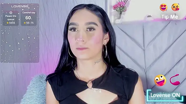 Snapshot of Nicolqueen_ chatting on December 14, 2025, 9:14 am Nicolqueen online show from December 14, 2025, 9:14 am