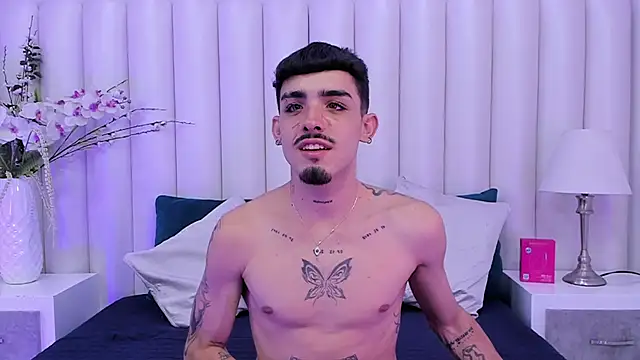 NikoStone  online show from September 17, 2025, 3:52 am