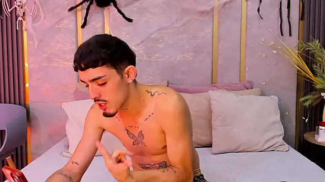 NikoStone  online show from October 26, 2025, 4:29 am