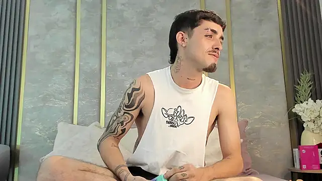 NikoStone  online show from February 26, 2026, 5:28 am