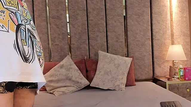 NikoStone  online show from March 25, 2026, 5:02 am