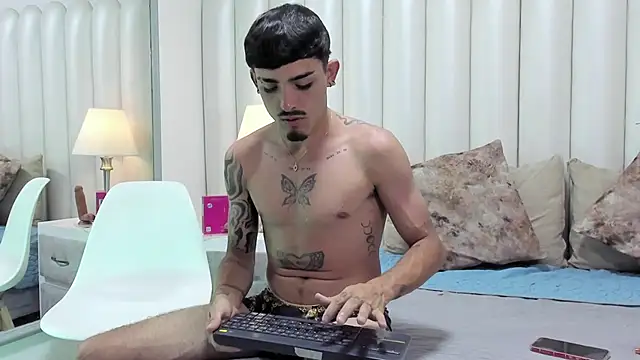 NikoStone  online show from March 26, 2026, 2:17 am