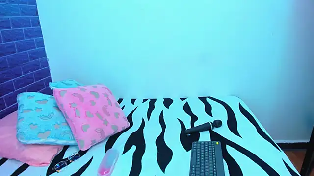 Cora 222 online show from November 26, 2025, 10:27 am