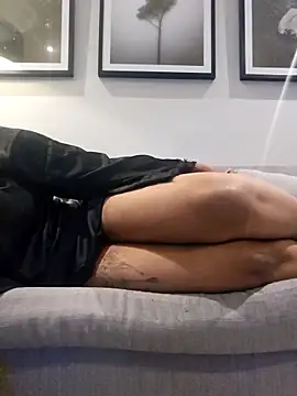 trickyOne online show from December 17, 2025, 6:47 pm