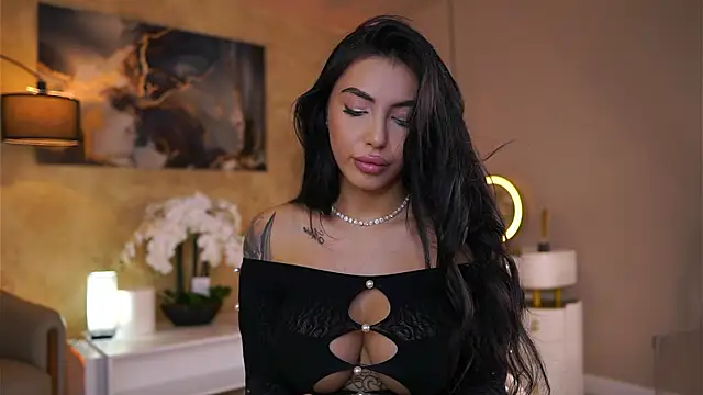 AishaaDevoe online show from November 6, 2025, 7:48 pm