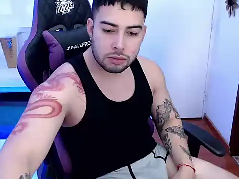 Snapshot of baby_mateo chatting on November 30, 2025, 11:42 pm baby mateo online show from November 30, 2025, 11:42 pm