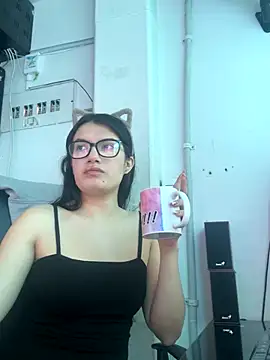 Madisson Leblanc online show from September 9, 2025, 1:21 pm