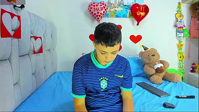 Snapshot of christopher_Hot chatting on February 9, 2026, 10:58 pm christopher Hot online show from February 9, 2026, 10:58 pm