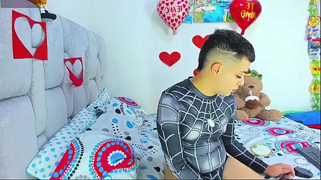 Snapshot of christopher_Hot chatting on February 17, 2026, 7:53 pm christopher Hot online show from February 17, 2026, 7:53 pm