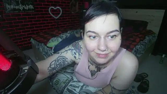 Snapshot of MessalinaOfficial chatting on September 14, 2025, 12:15 pm MessalinaOfficial online show from September 14, 2025, 12:15 pm