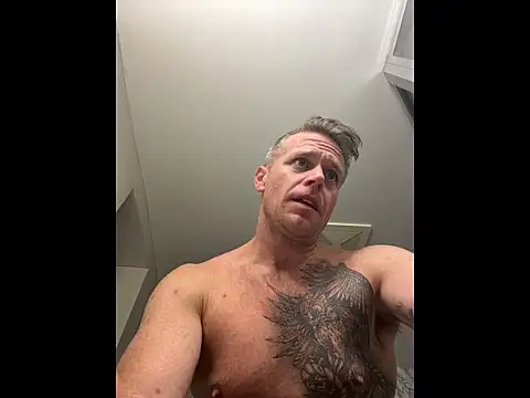 DILFiGuess11 online show from June 8, 2026, 5:02 pm