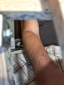 Snapshot of Bush_smusher chatting on September 16, 2025, 2:56 am Bush smusher online show from September 16, 2025, 2:56 am