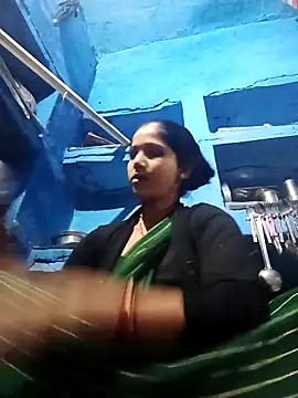 Jooli xx online show from March 10, 2026, 1:10 am