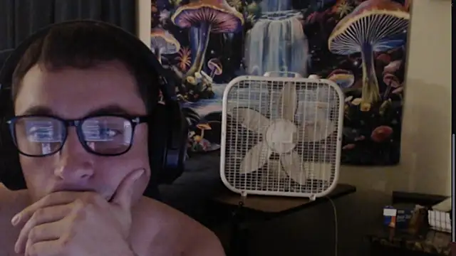 Snapshot of YoBlezz chatting on September 27, 2025, 6:40 am YoBlezz online show from September 27, 2025, 6:40 am