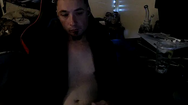 Snapshot of YoBlezz chatting on October 5, 2025, 4:22 am YoBlezz online show from October 5, 2025, 4:22 am