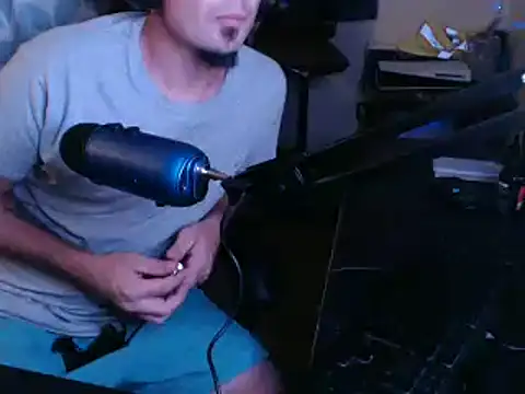 Snapshot of YoBlezz chatting on October 11, 2025, 8:02 am YoBlezz online show from October 11, 2025, 8:02 am