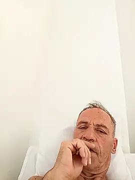 Snapshot of Meliwem12 chatting on October 18, 2025, 8:04 am Meliwem12 online show from October 18, 2025, 8:04 am