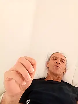 Snapshot of Meliwem12 chatting on November 3, 2025, 10:38 am Meliwem12 online show from November 3, 2025, 10:38 am