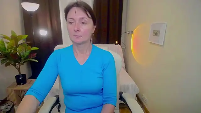 VivianGuchih online show from September 13, 2025, 6:13 am