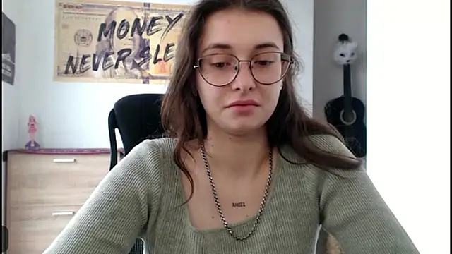 Snapshot of HotAnna2004 chatting on October 18, 2025, 10:27 am HotAnna2004 online show from October 18, 2025, 10:27 am