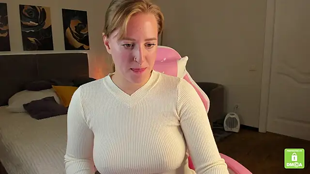 Snapshot of Alice_Cire chatting on September 12, 2025, 9:42 am Alice Cire online show from September 12, 2025, 9:42 am