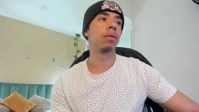 Muscle Scott online show from December 19, 2025, 12:45 pm