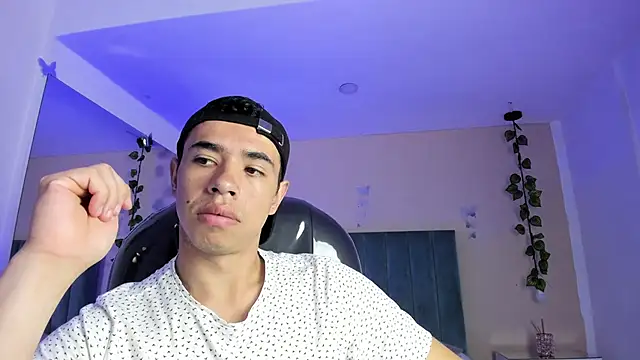 Muscle Scott online show from March 2, 2026, 1:40 pm