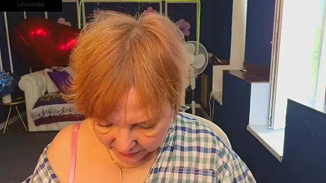 Kira Kenett online show from June 9, 2026, 6:14 am
