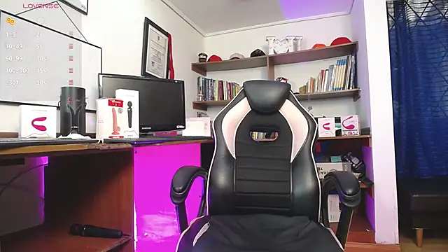 GretaVoss  online show from November 27, 2025, 7:38 pm