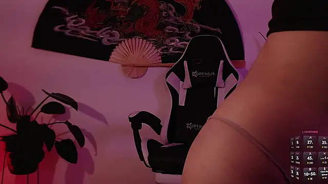 Ellyuwuw online show from February 27, 2026, 1:27 am