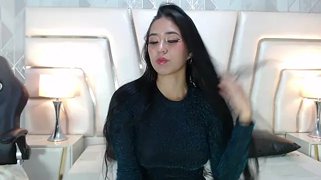 VioletPons online show from November 1, 2025, 7:49 pm