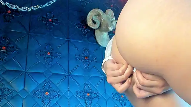 LolaXXXperience online show from October 21, 2025, 11:33 am