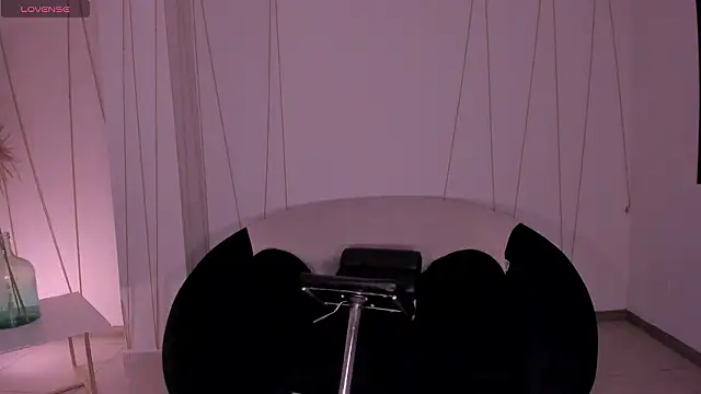 SussyBellX online show from February 13, 2026, 4:19 am