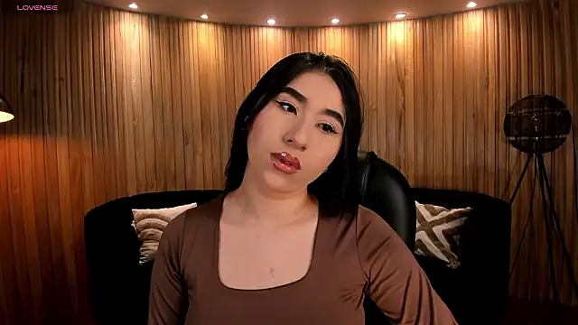 MayaMoretti  online show from February 16, 2026, 5:25 am