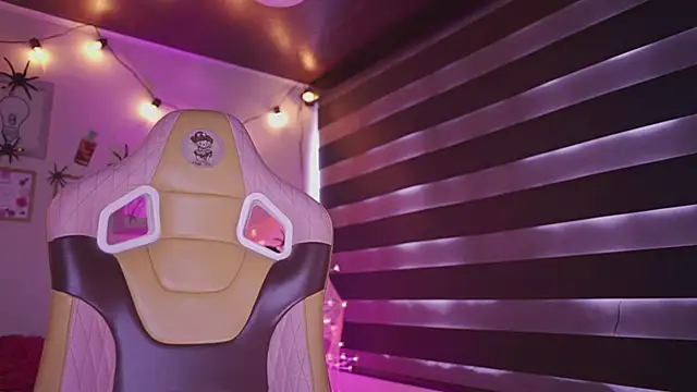 Rebecah 1 online show from October 30, 2025, 3:35 pm