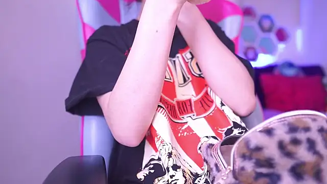 Rebecah 1 online show from April 11, 2026, 12:09 pm