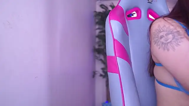 Rebecah 1 online show from April 13, 2026, 2:55 pm