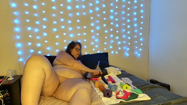 luvely gurl online show from June 5, 2026, 3:35 am