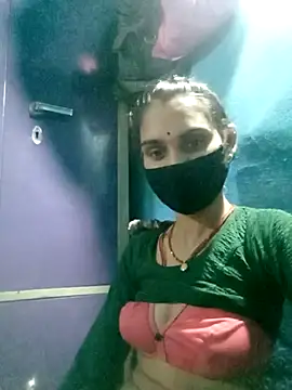 Snapshot of Nishaa_ji chatting on October 4, 2025, 7:28 am Nishaa ji online show from October 4, 2025, 7:28 am