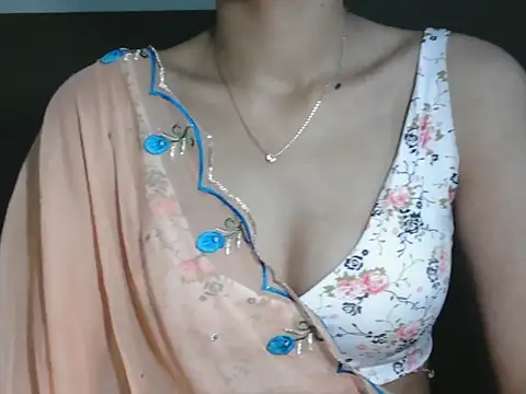 cute seemu online show from September 30, 2025, 1:32 am