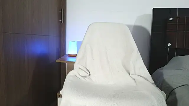 Snapshot of MisterEnigma chatting on September 22, 2025, 11:12 am MisterEnigma online show from September 22, 2025, 11:12 am