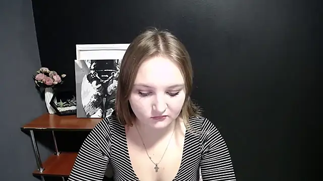 Snapshot of Mystic_nikole chatting on September 26, 2025, 1:04 pm Mystic nikole online show from September 26, 2025, 1:04 pm