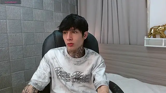 Iantwink18 online show from February 9, 2026, 12:20 pm