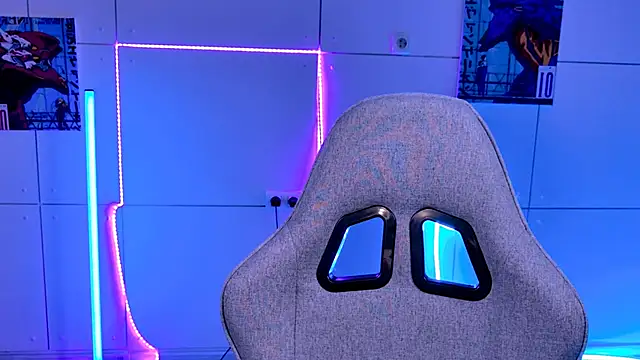 AliceCUNTach online show from October 4, 2025, 5:05 am