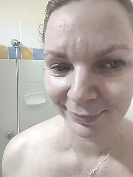 aussiepeaches online show from September 24, 2025, 2:09 pm